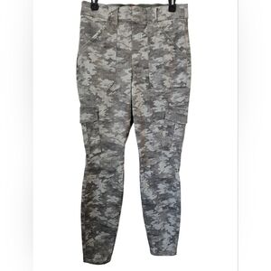 SPANX Camo Cargo Leggings Size Large